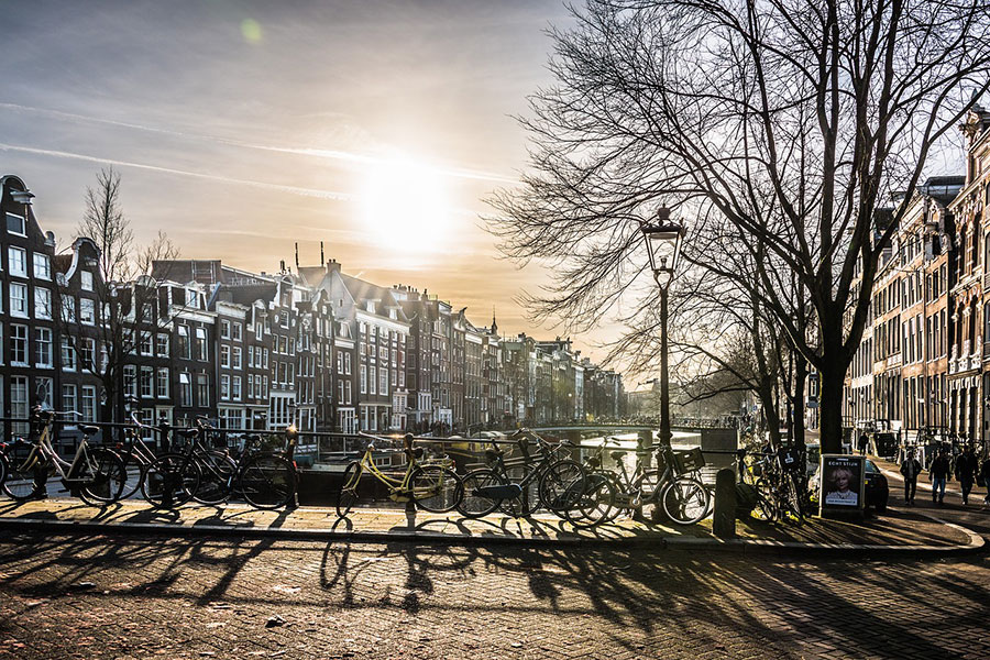 Een hoog rendement maken door het beleggen in vastgoed
